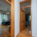 6Bdr Home In Nature