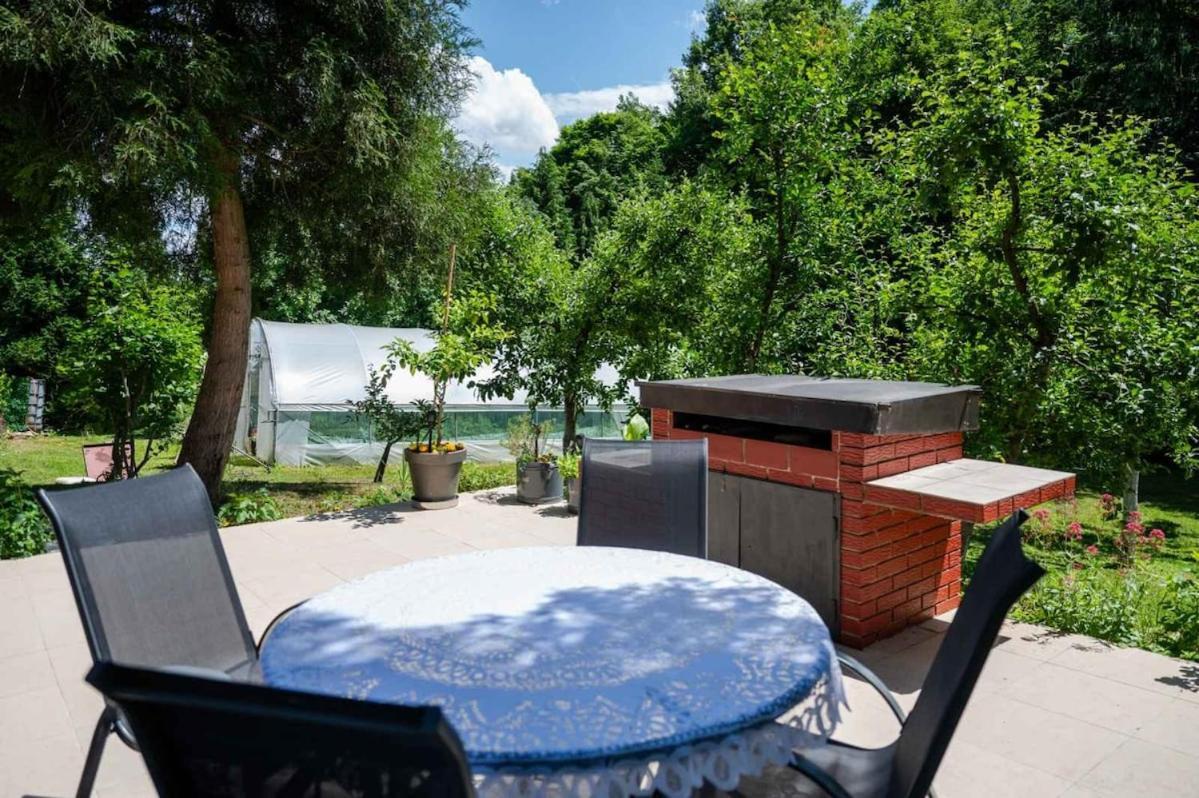 6Bdr Home In Nature
