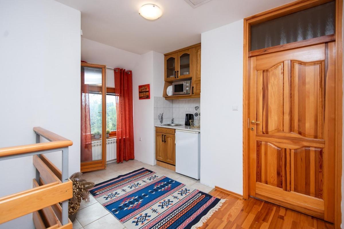 6Bdr Home In Nature Apartment *