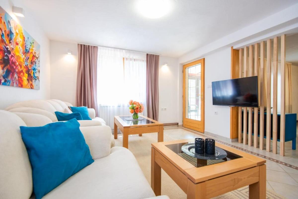 6Bdr Home In Nature Apartment Sarajevo