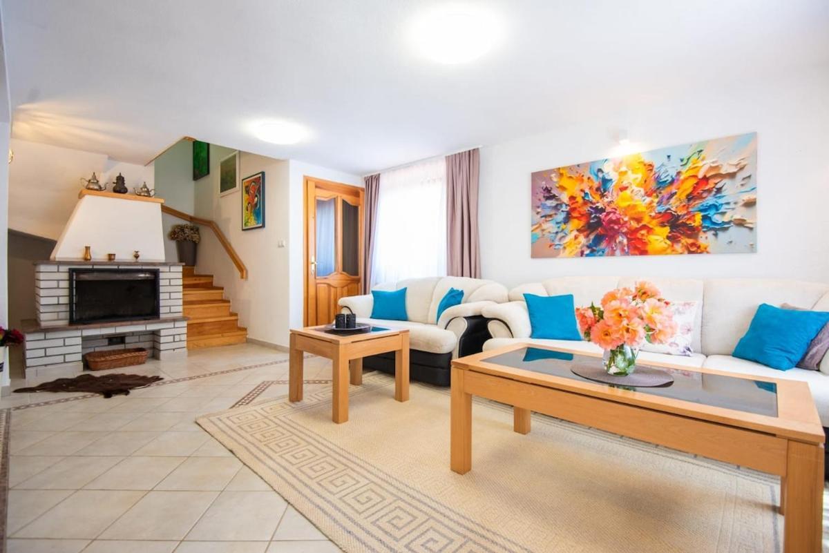 Apartment 6Bdr Home In Nature Sarajevo